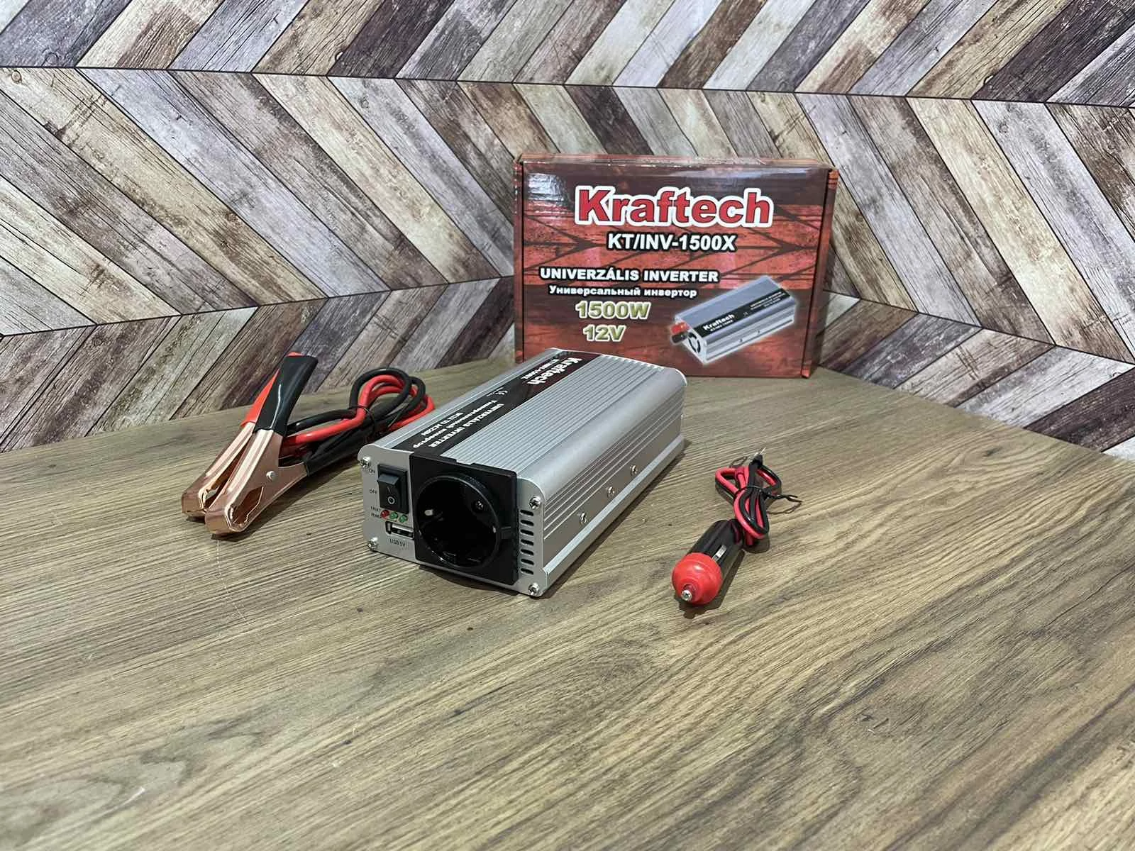 Kraftech univerzális áramátalakító, feszültségátalakító inverter, 12V-ból 230V 1500W